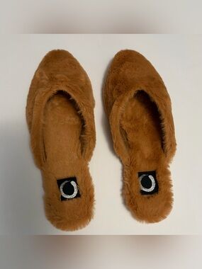 Journee collection faux fur slipper mules - size 9